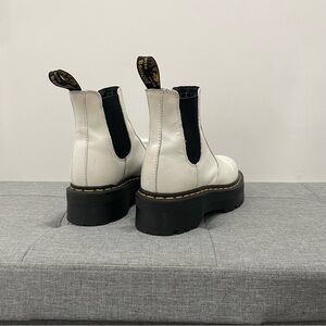 Dr Martens 2976 SMOOTH LEATHER PLATFORM CHELSEA BOOTS